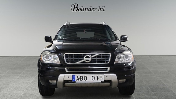 Volvo XC90 2 of 23