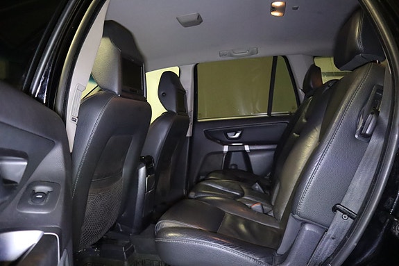 Volvo XC90 12 of 23