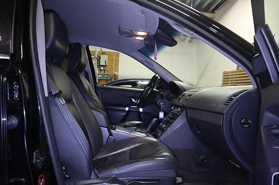 Volvo XC90 18 of 23
