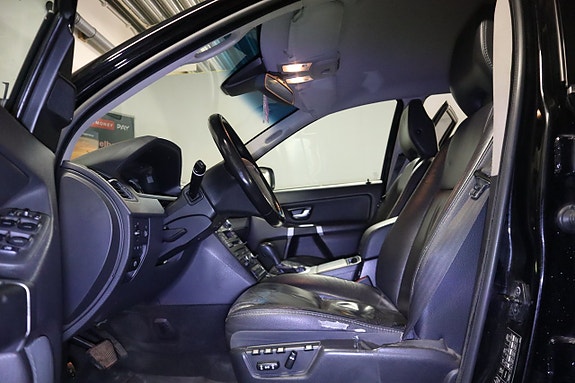 Volvo XC90 8 of 23