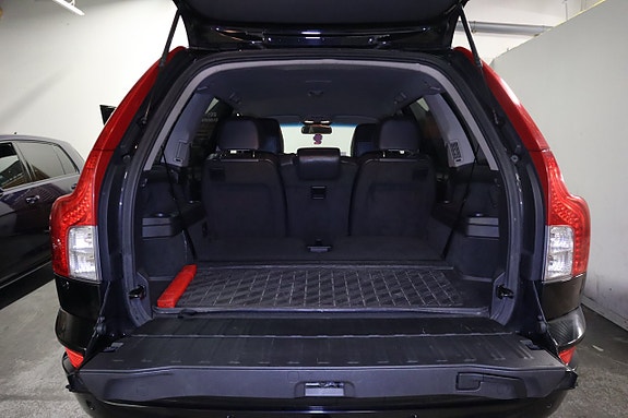 Volvo XC90 16 of 23