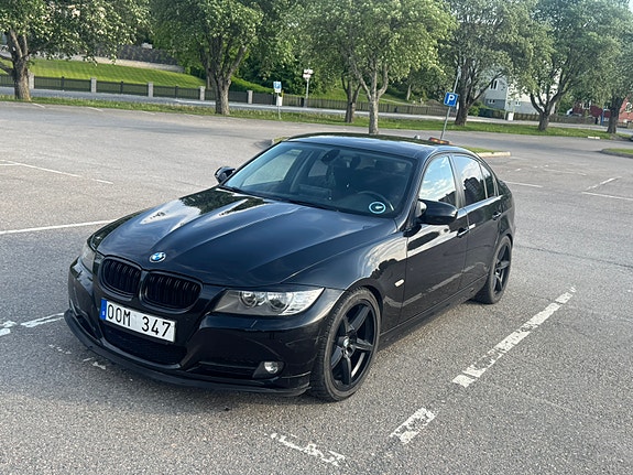 BMW 318i 2 of 5