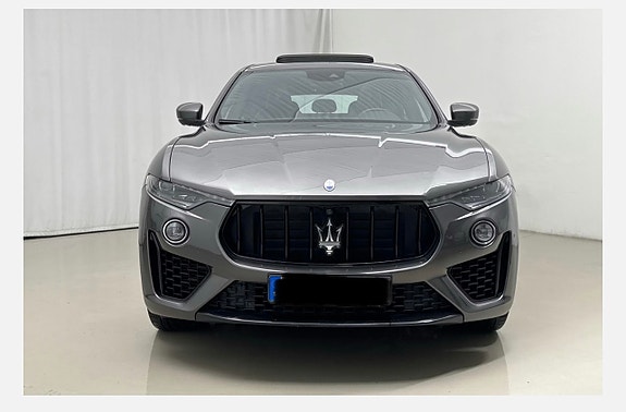 Maserati Levante 2 of 5