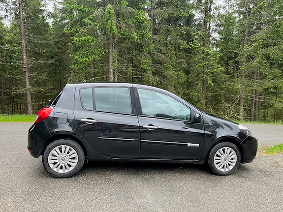 Renault Clio 2 of 4