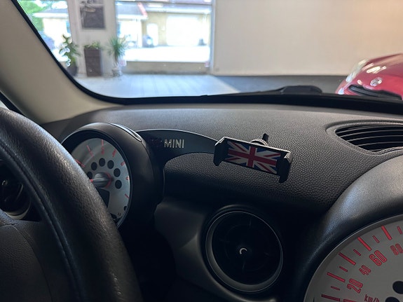 MINI Cooper 17 of 17