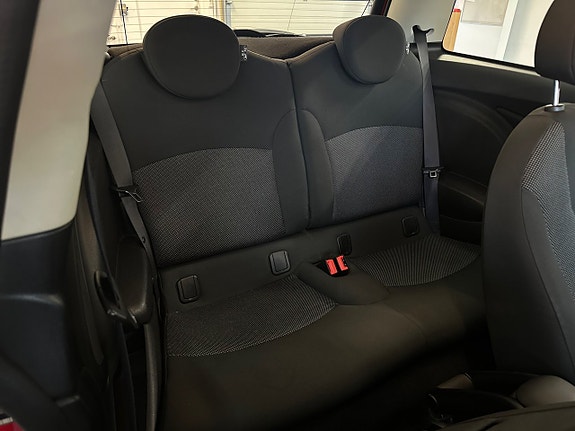MINI Cooper 16 of 17