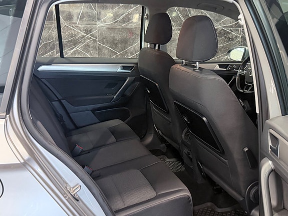 Volkswagen Golf Sportsvan 16 of 25