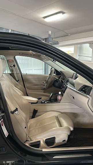 BMW 320d 13 of 21