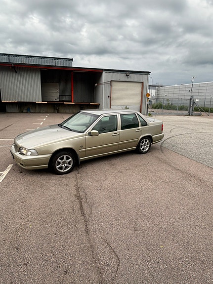 Volvo S70 4 of 5
