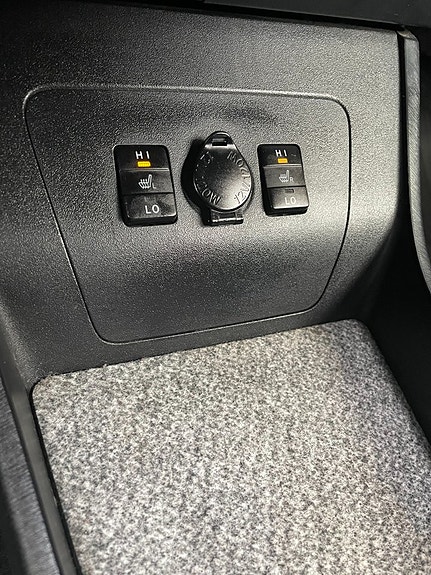 Toyota Prius Plug-in Hybrid 17 of 18