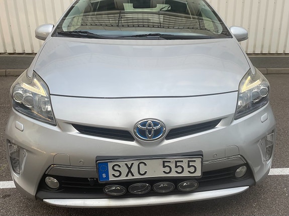 Toyota Prius Plug-in Hybrid 6 of 18