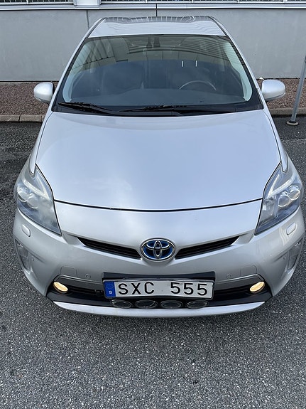 Toyota Prius Plug-in Hybrid 4 of 18