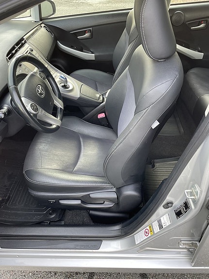 Toyota Prius Plug-in Hybrid 12 of 18