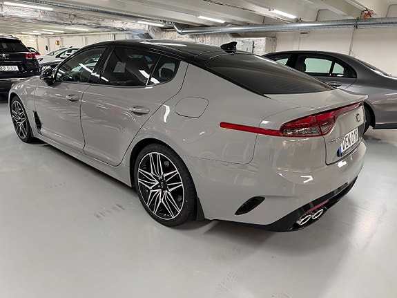 Kia Stinger 4 of 5