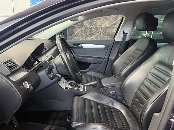Volkswagen Passat Alltrack 13 of 22