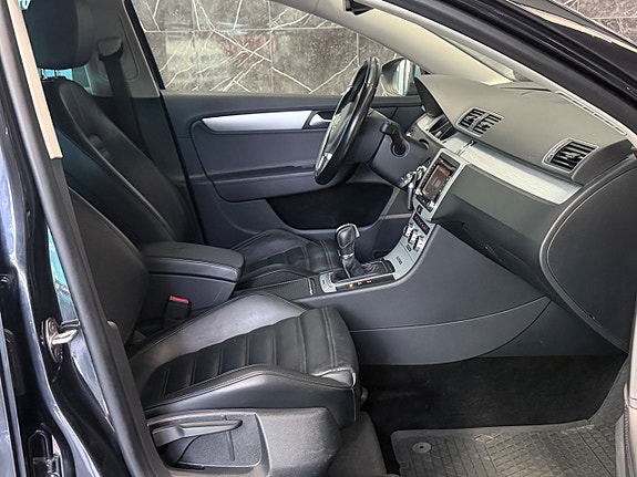 Volkswagen Passat Alltrack 15 of 22