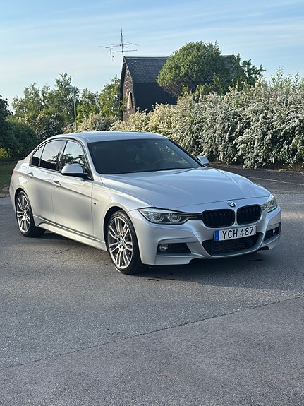 BMW 320d 2 of 5