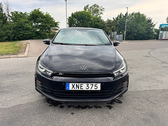 Volkswagen Scirocco 2 of 5