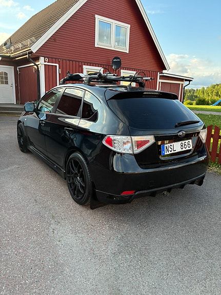Subaru Impreza 2 of 3