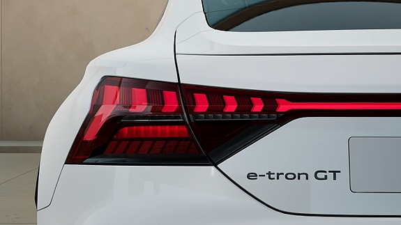 Audi e-tron GT 7 of 11