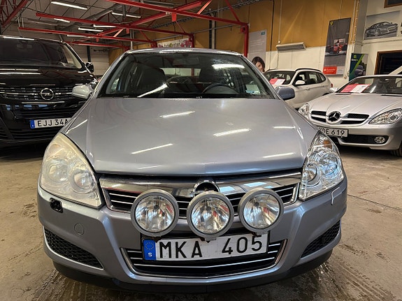 Opel Astra 2 of 5