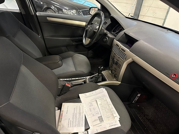 Opel Astra 8 of 8