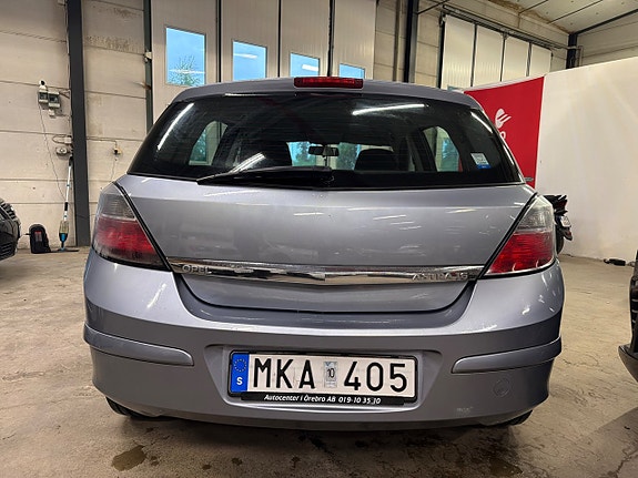 Opel Astra 6 of 8