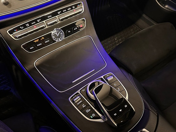 Mercedes-Benz E220 22 of 30