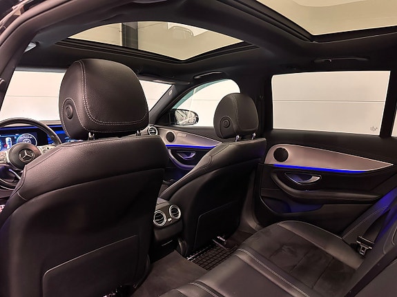 Mercedes-Benz E220 15 of 30