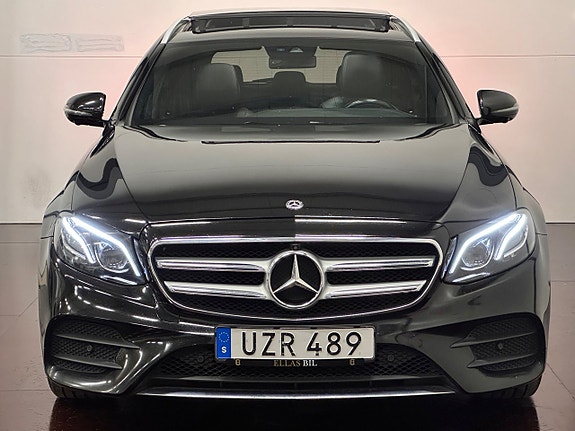 Mercedes-Benz E220 2 of 30