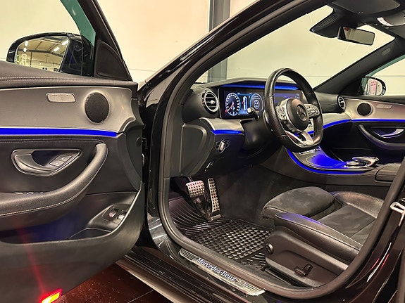 Mercedes-Benz E220 12 of 30