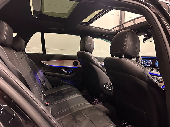 Mercedes-Benz E220 9 of 30
