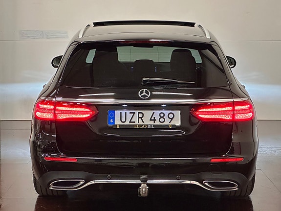 Mercedes-Benz E220 4 of 30