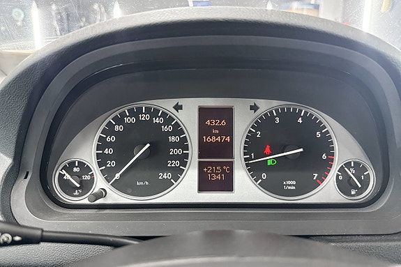Mercedes-Benz B180 13 of 18