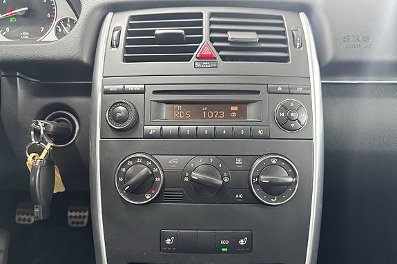 Mercedes-Benz B180 11 of 18