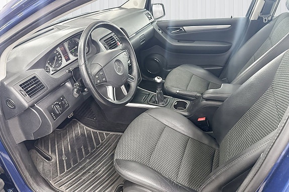 Mercedes-Benz B180 14 of 18