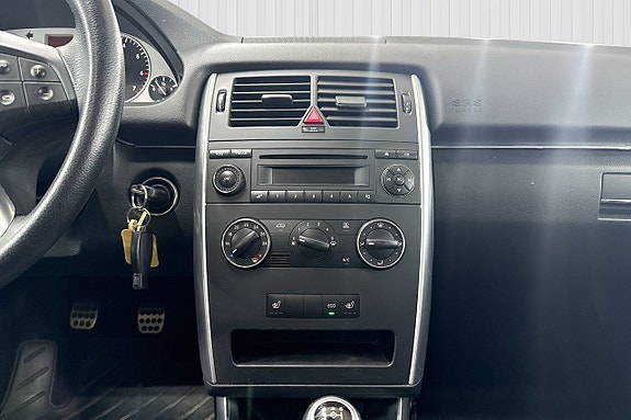 Mercedes-Benz B180 10 of 18
