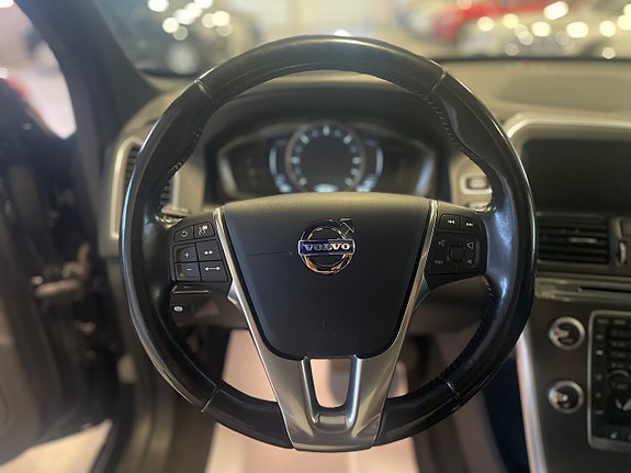 Volvo XC60 15 of 26