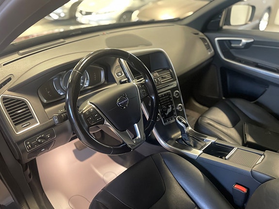 Volvo XC60 18 of 26