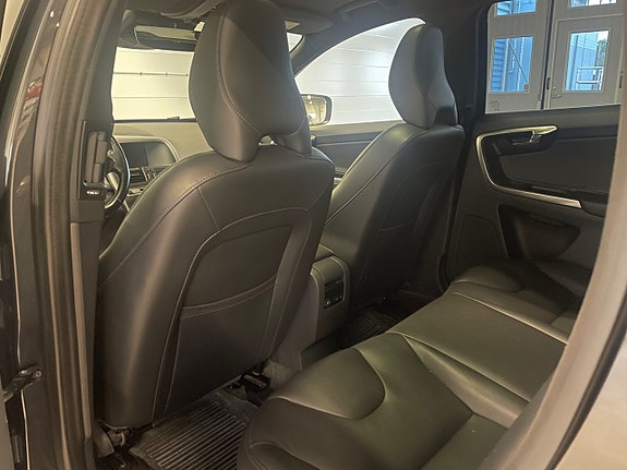 Volvo XC60 22 of 26