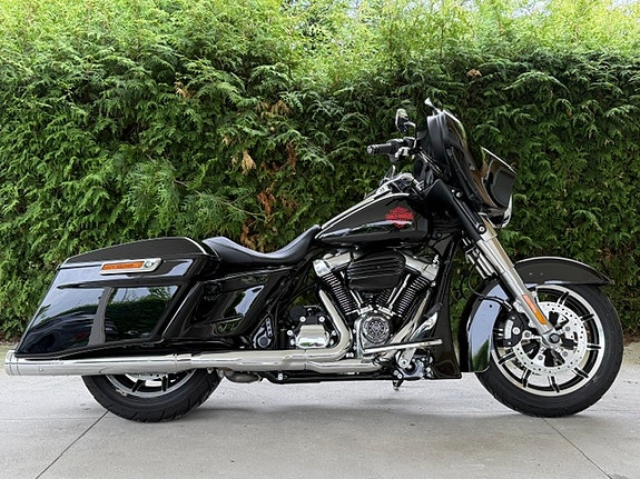 Harley-Davidson Electra Glide/ Streetglide 2 of 5