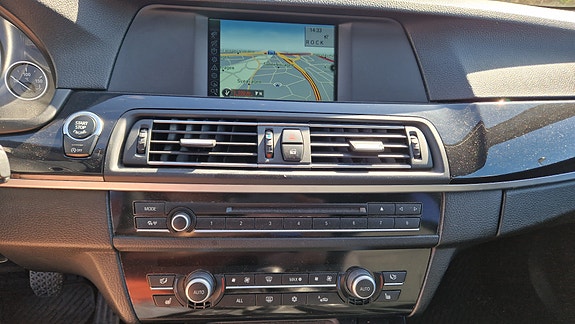 BMW 520d 4 of 5