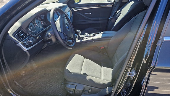 BMW 520d 3 of 5