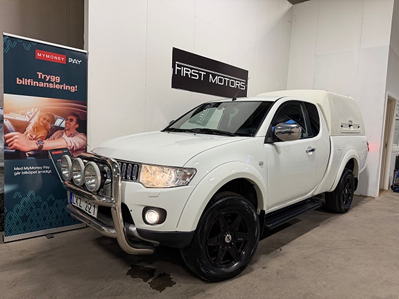 Mitsubishi L200 Club Cab 2 of 5