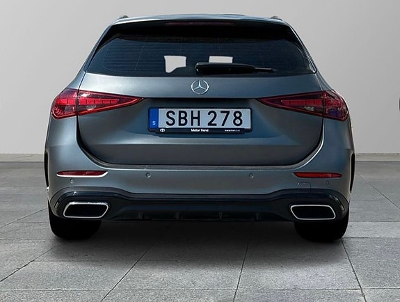 Mercedes-Benz C300 3 of 5