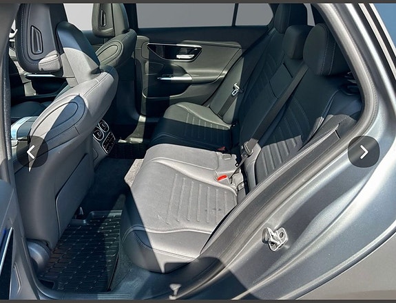 Mercedes-Benz C300 13 of 27