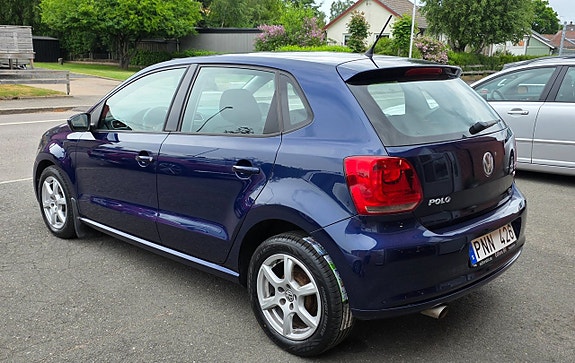 Volkswagen Polo 2 of 5