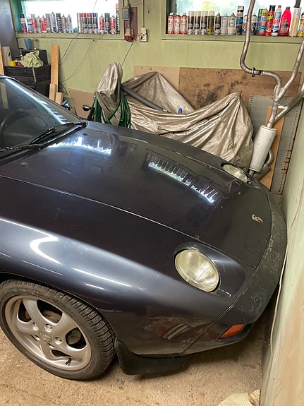 Porsche 928 3 of 5