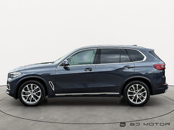 BMW X5 2 of 5