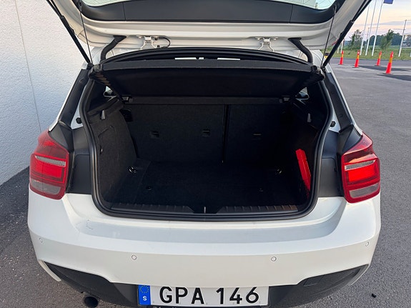 BMW 116i 9 of 12